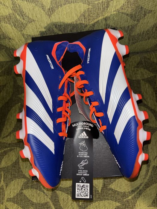 Нови футболни обувки Adidas Predator league  MG