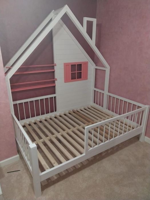 Pat Montessori copii din lemn masiv – la comandă | Livrare în toată ța