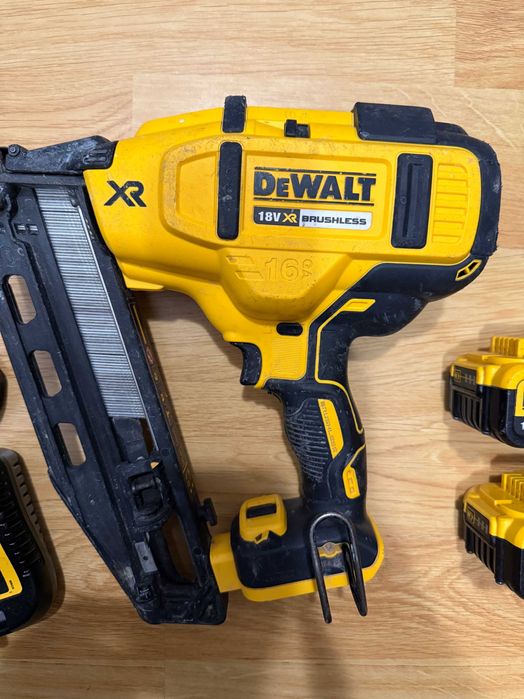 Dewalt DCN660 Такер