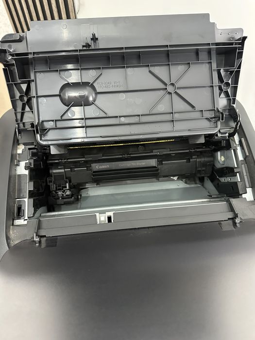 Продам принтер Canon LPB6020B