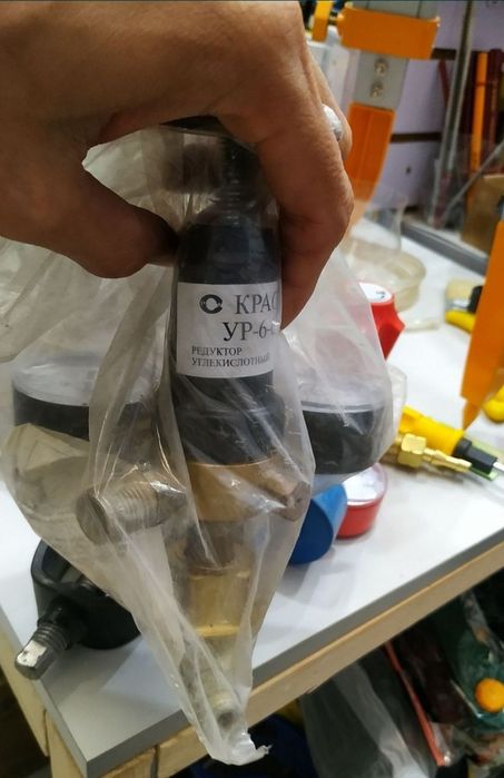 Редуктор кислородный углекислый углекислотный ацетиленовый аргоновый ...