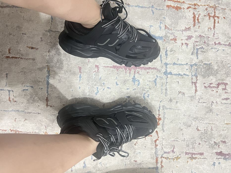 Кроссы Balenciaga 42 размер