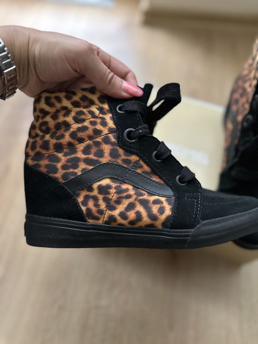 Vans “off the wall” кецове с черно и леопард