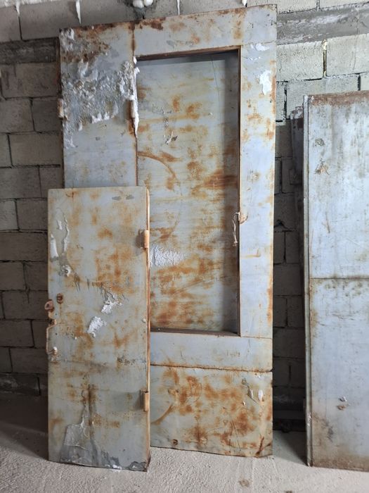 Продам гаражные ворота 4 пары