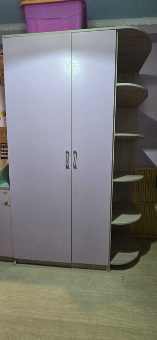 Продаю шкаф, стол письменный