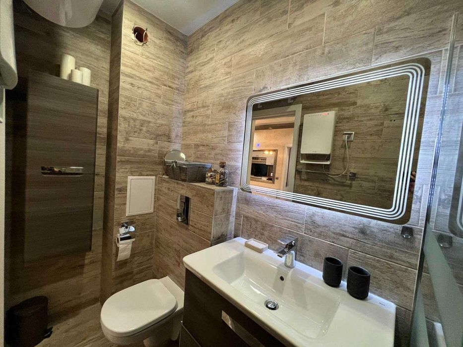 Дава се под наем Тристаен апартамент в Варна, Център - 74 кв.м за 1100 € - Снимка #10