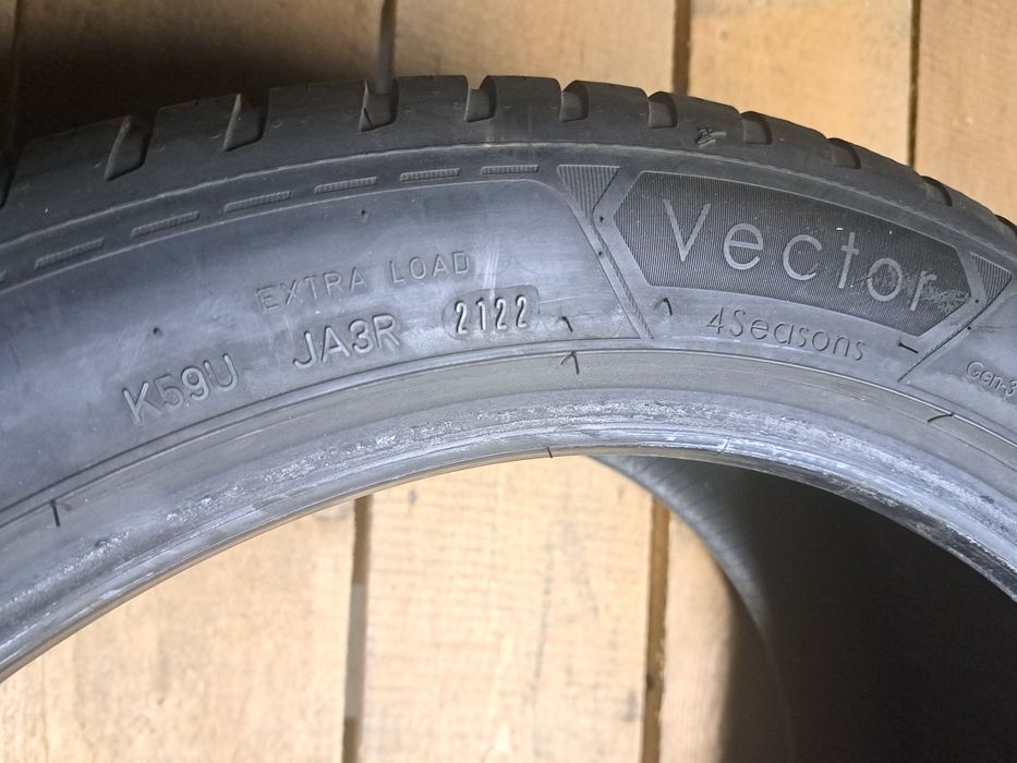 O anvelop 315/35 R20 Goodyear 4seasons