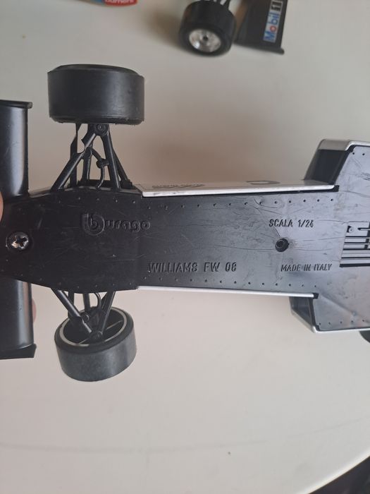 Vand machete burago 1/24