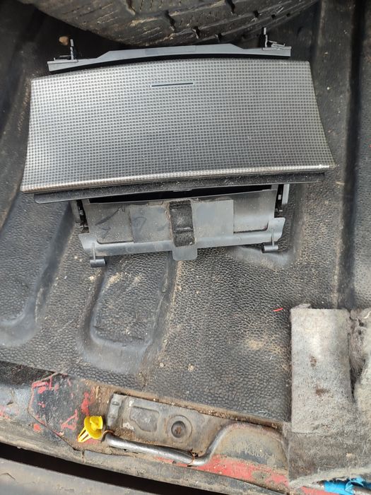 Vând piese și interior Mercedes w203 C200CDI