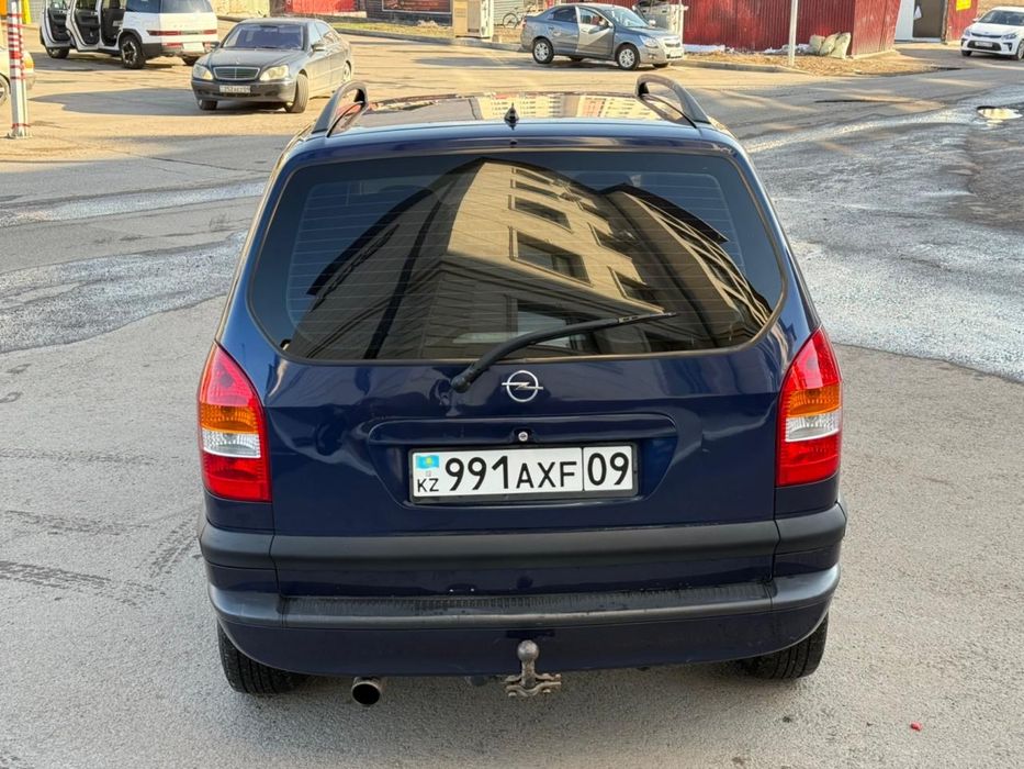 Opel Zafira 2001 года