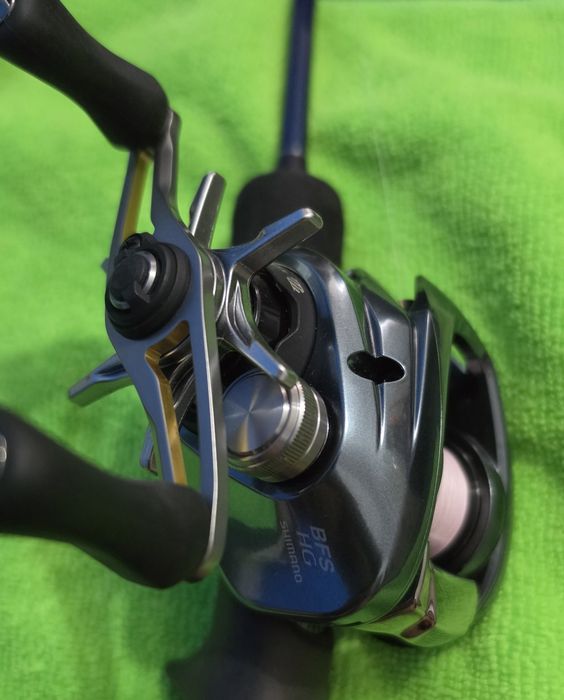 Mulineta baitcast Shimano Aldebaran BFS HG