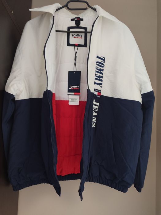 Яке Tommy Jeans   .
