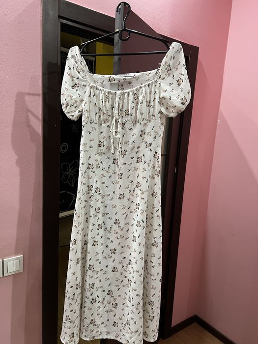 Продам платье в цветочек