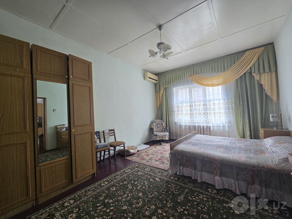 Продается Дом с участком, Буюк ипак йули,  Луначарского,