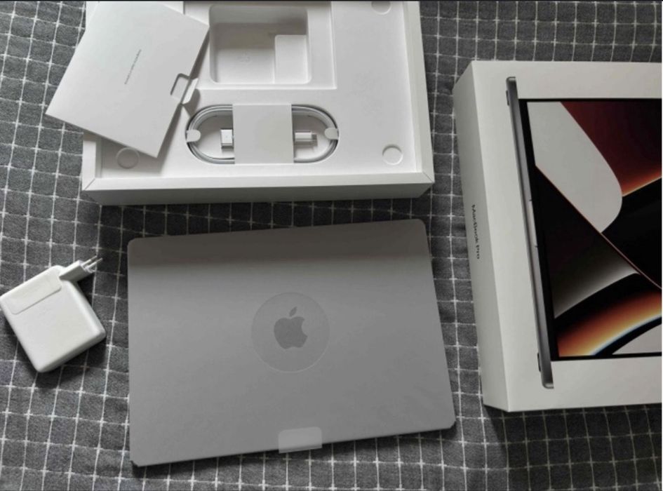 MacBook Pro 16" (2021)  32/512