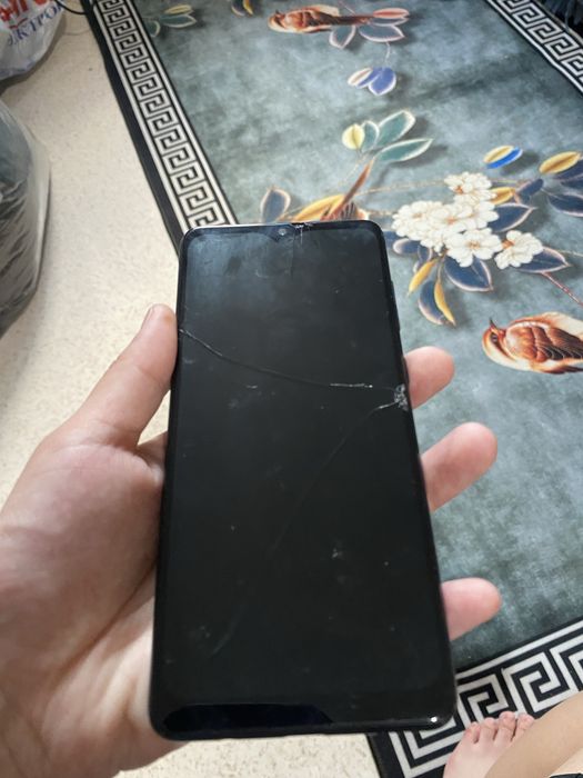 Samsung (A51) на запчасти.