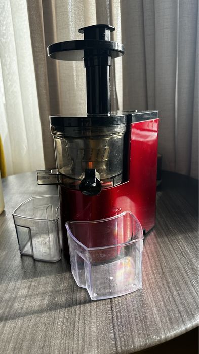 Соковыжималка Slow Juicer в отличном состоянии!