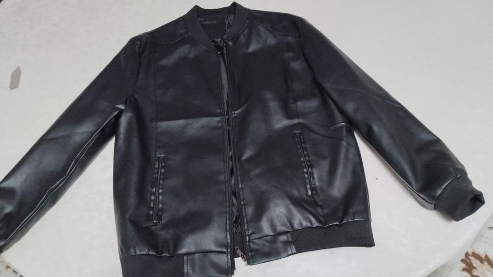 Продам кожаный куртку