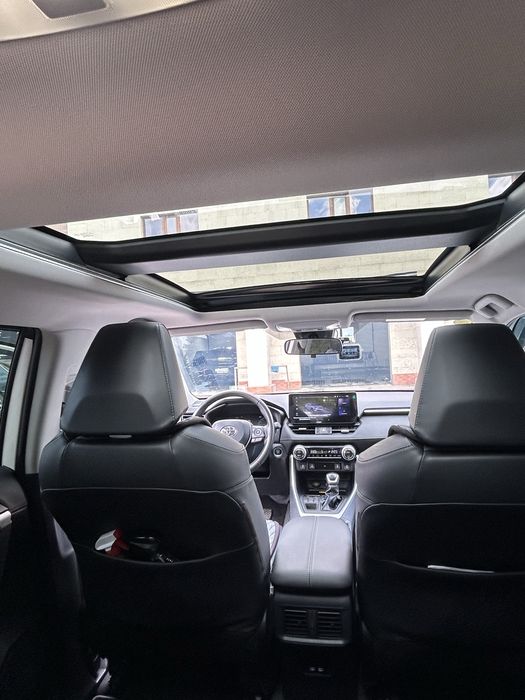 Продаю Toyota rav4