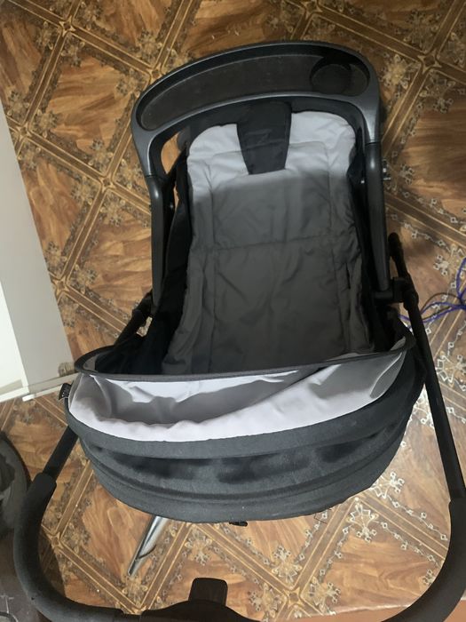 Срочно продам коляску