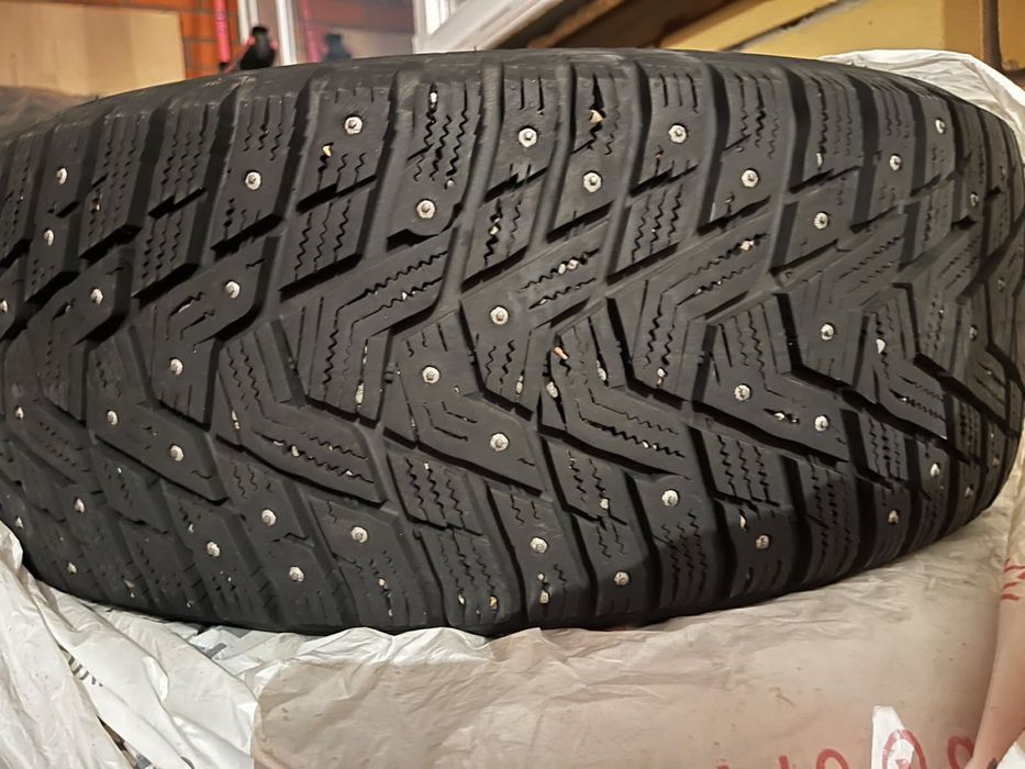Зимние шины с дисками 215/55 R17