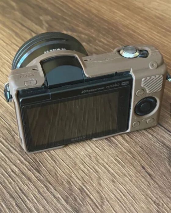 Фотоапарат Sony a5000 – по-добра алтернатива на Canon G7X