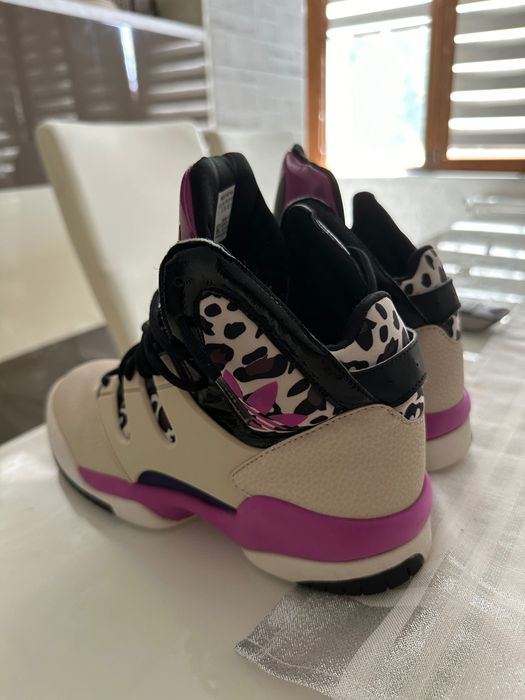 Дамски Обувки Adidas - ОРИГИНАЛНИ