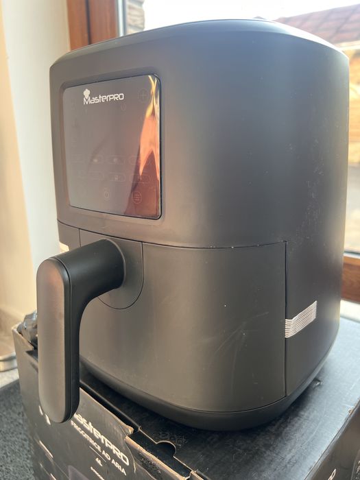 Friteuză cu aer cald MasterPRO 4L, 1500W, 8 programe