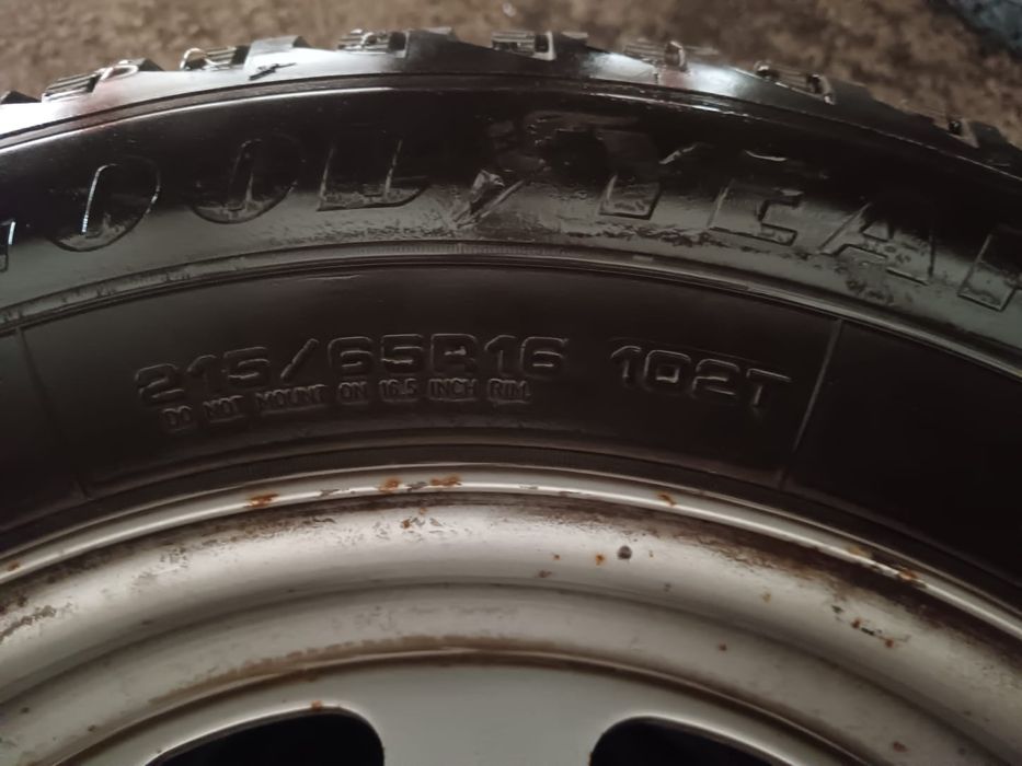 Goodyear зимние шины с дисками на 16