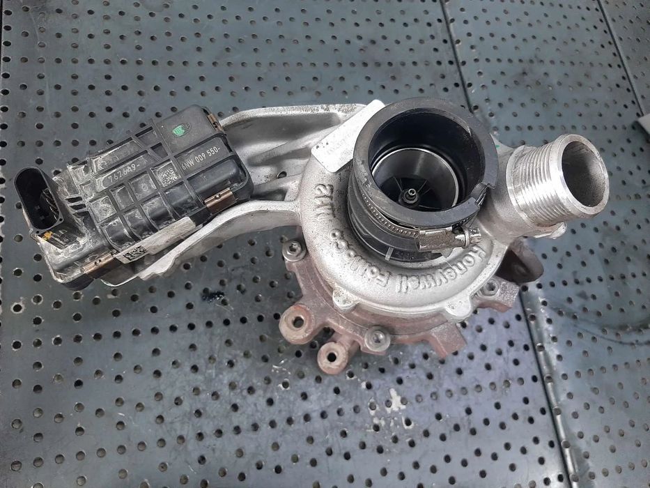 turbina stanga 3.0 d 306dt 4x4  land rover range rover sport 2 l494 ax2q-6k682-cc  778400-5