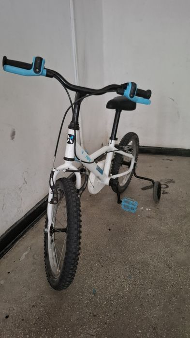 Vand bicicleta copii BtWin 16 inch ,bonus trotineta galbena