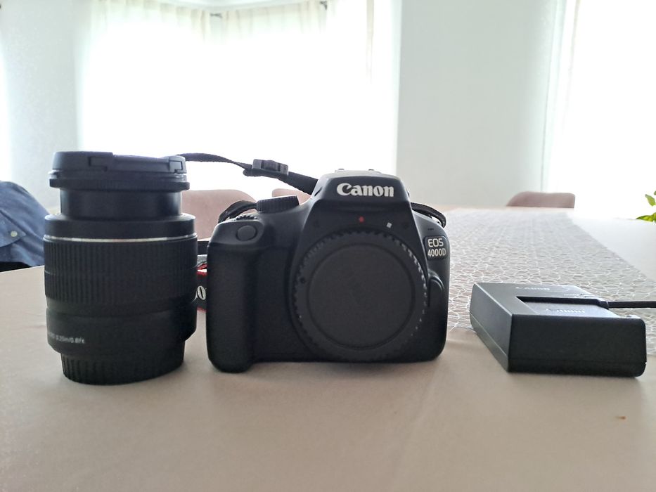 Aparat foto Canon EOS 4000D