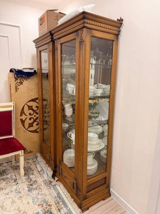 Продам сервант почти новая