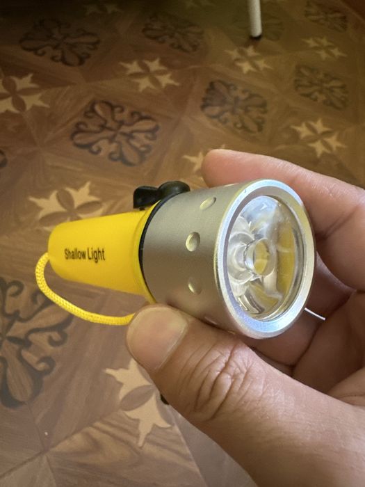 Фонарик подводный