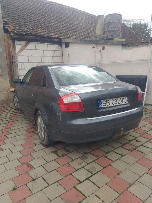 Vand Audi A4 stare funcțională sau dezmembrare