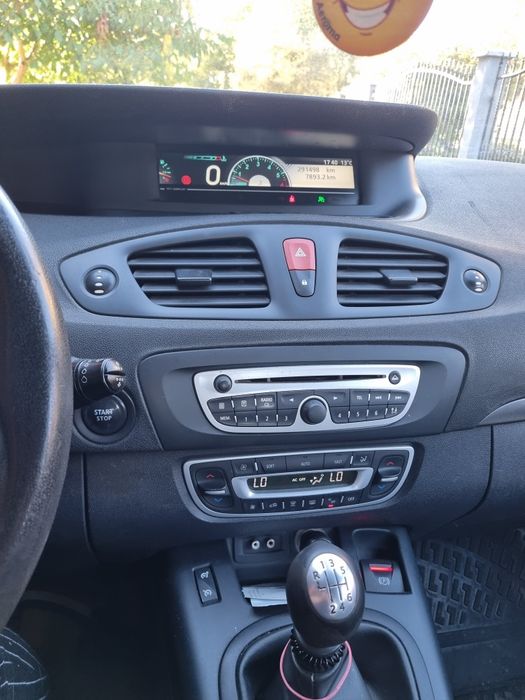 RENAULT-megane scenic