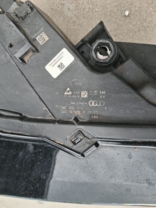 Десен фар за Audi Q7