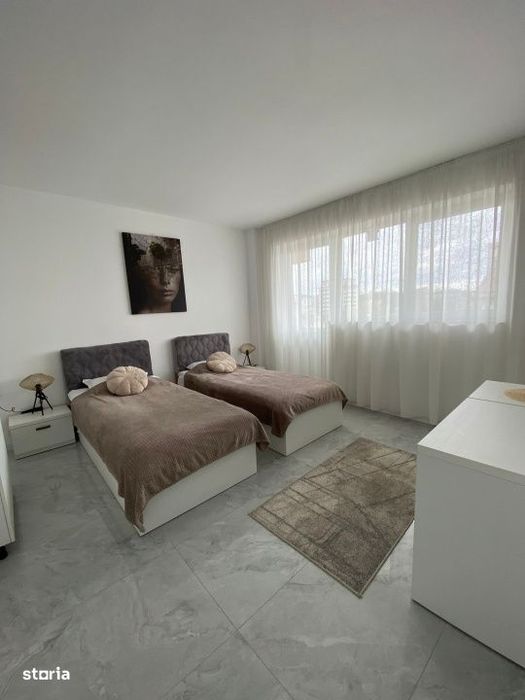 Apartament 4 camere decomandat, 110 mp, zona Consul, Utilitati incluse
