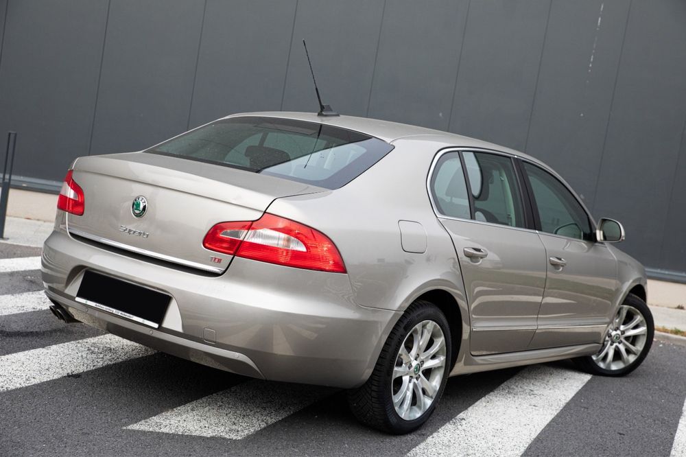 Skoda Superb 2009 2.0 Diesel 170 Cai Xenon Navi