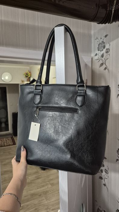 Черна дамска чанта