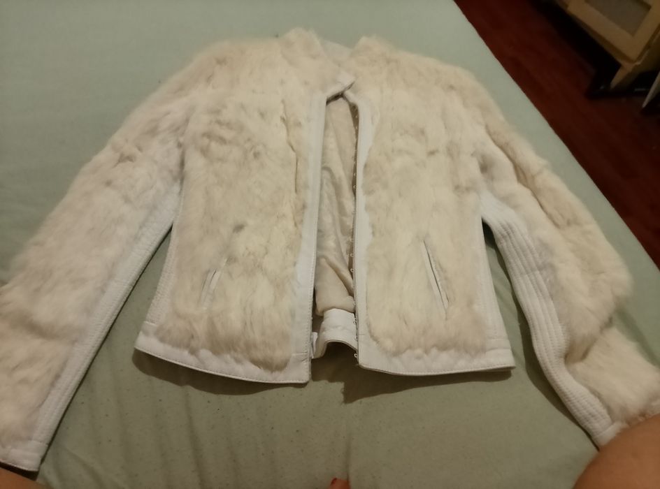 Vând geaca blana naturala cu piele