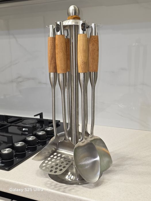 Продам столовый набор