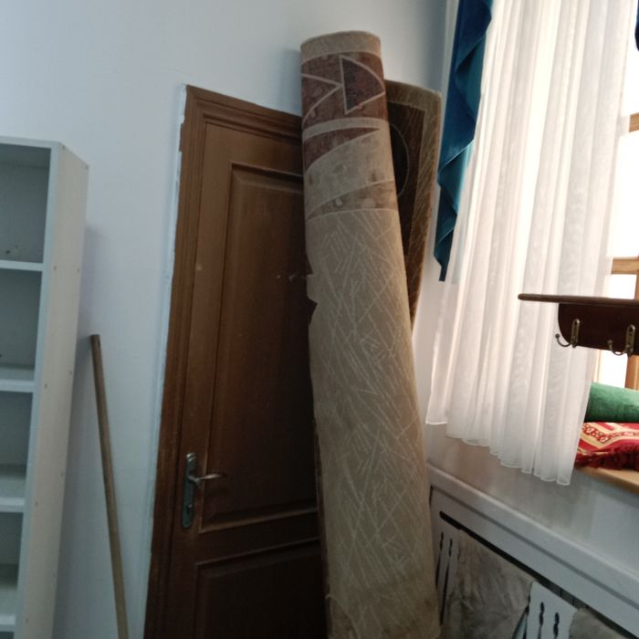 Улке кілем бар Жақсы.