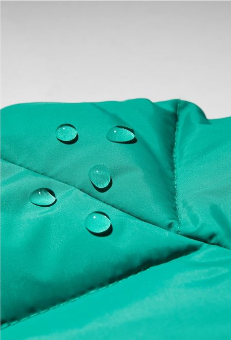 Продавам чисто ново пухено яке пълнеж 277 гр. на фирмата Зара