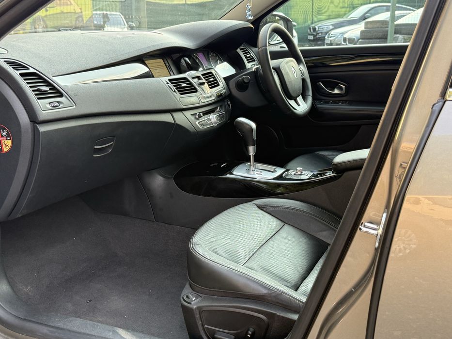 Renault Laguna 3 Initiale Paris • 2011 • 2.0 diesel • Automat