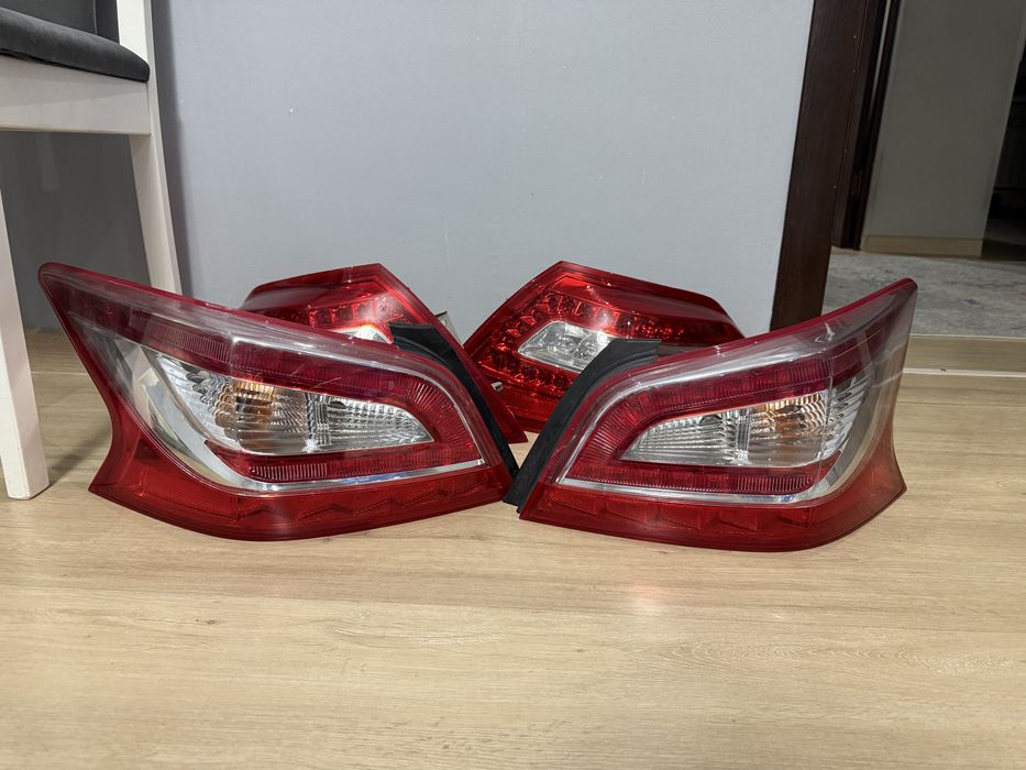 Задние фонари на Nissan Teana