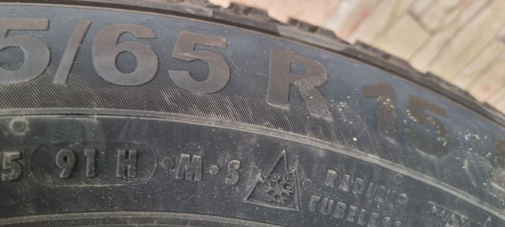 195/65/15 - M+S - DOT 3323 - ca NOI !!!
