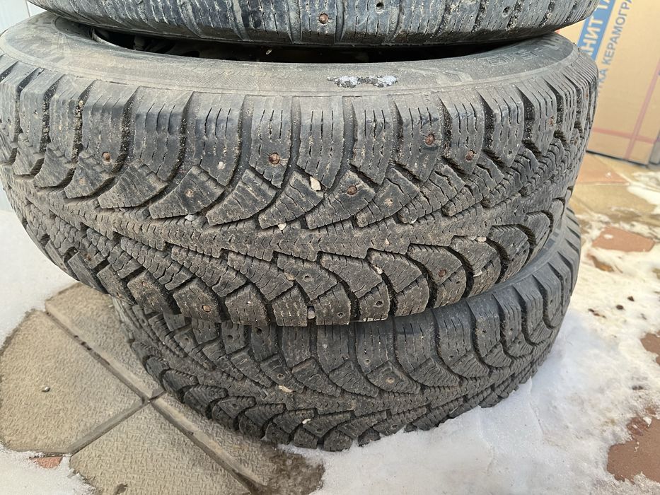 Продам резину с дисками 195/65/15