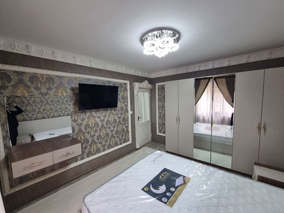 Продается 2 ком. Квартира площадью 75 кв.м. По ул. Буюк Ипак Йули