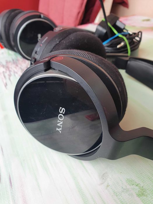 WIRELESS слушалки SONY перфектни.